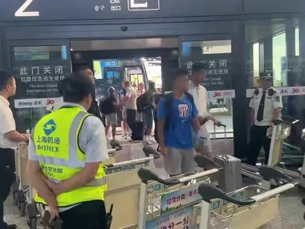 记者评球迷与斯卢茨基争吵:这样做真是为了申花好吗?