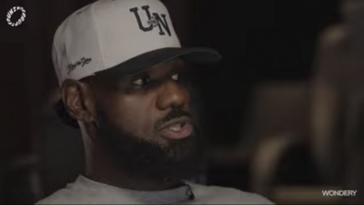 詹姆斯:我在高中不打控卫的 来到NBA看到有人不传球感到很困惑