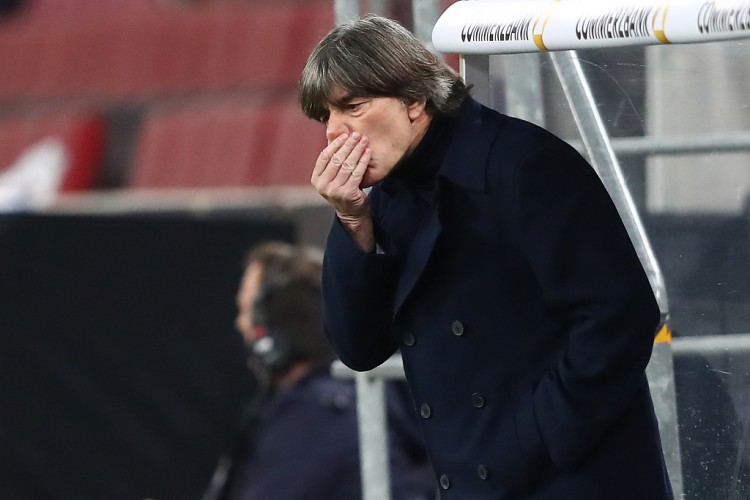 谁是未来德国一门?勒夫:诺伊尔曾超越所有人,但阿图伯鲁有潜力