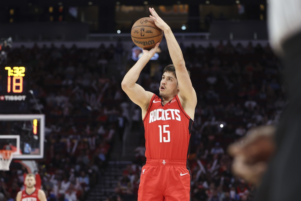 名嘴:谢泼德像个富有且被宠坏的孩子 他若顶不上火箭夺冠没戏