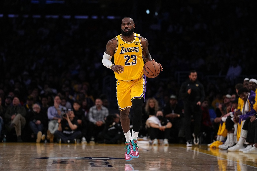 Skip:湖人以为合同年会激发全力詹 但詹姆斯的回应是“去你的”